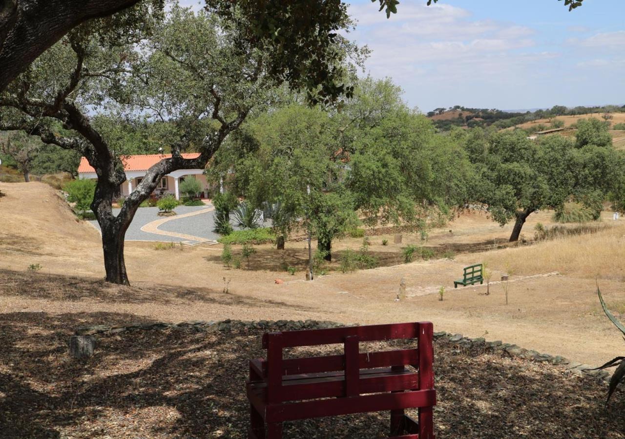 Monte Novo da Sobreira, rust en ruimte in zuid Alentejo Ourique Exterior foto